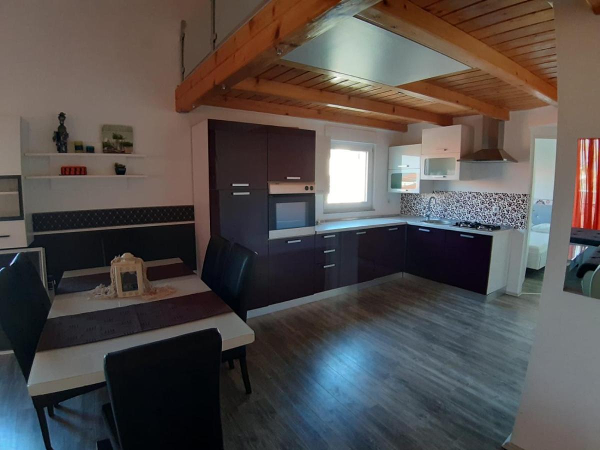Apartment Tonko Vir Buitenkant foto